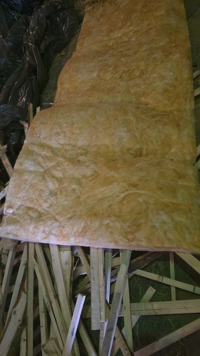 Продам утеплитель рулонный .длина 8метров. Ширина 1м. Толщина 10 см