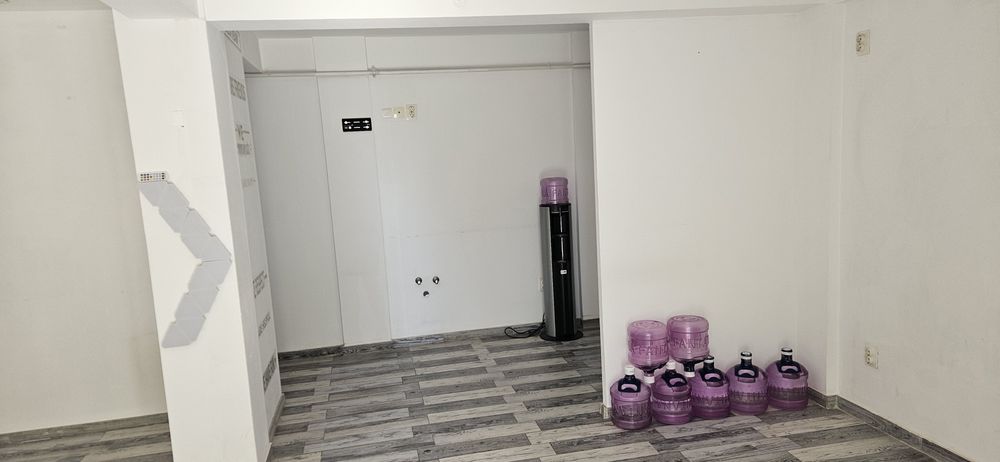 Inchiriez spatiu comercial