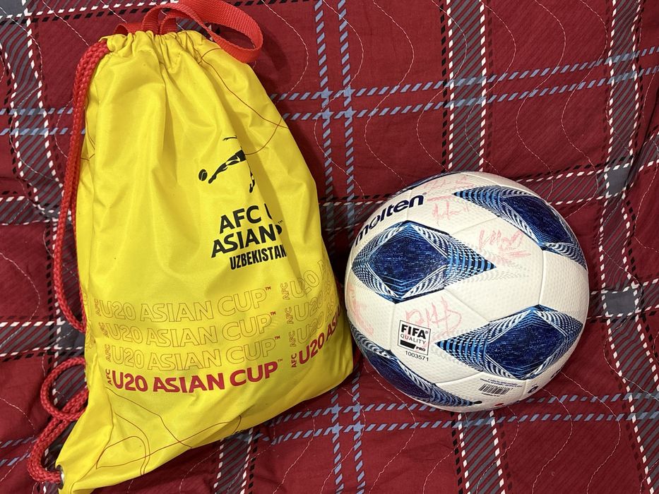 Мяч Молтен(оригинальный) футбольный