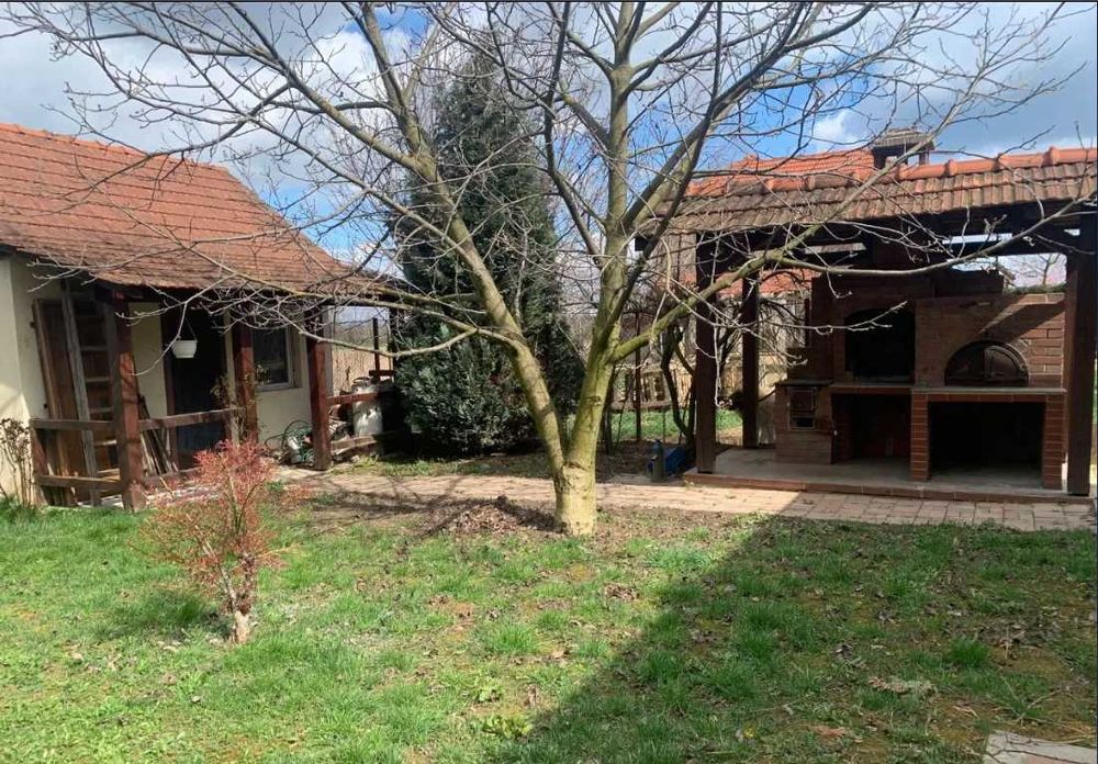 Casă de închiriat Lazuri Strada Dorle