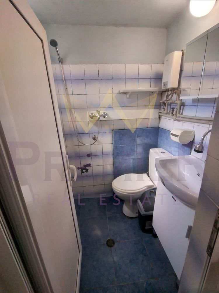 Дава се под наем Къща в Варна, Цветен квартал - 50 кв.м за 255 € - Снимка #3