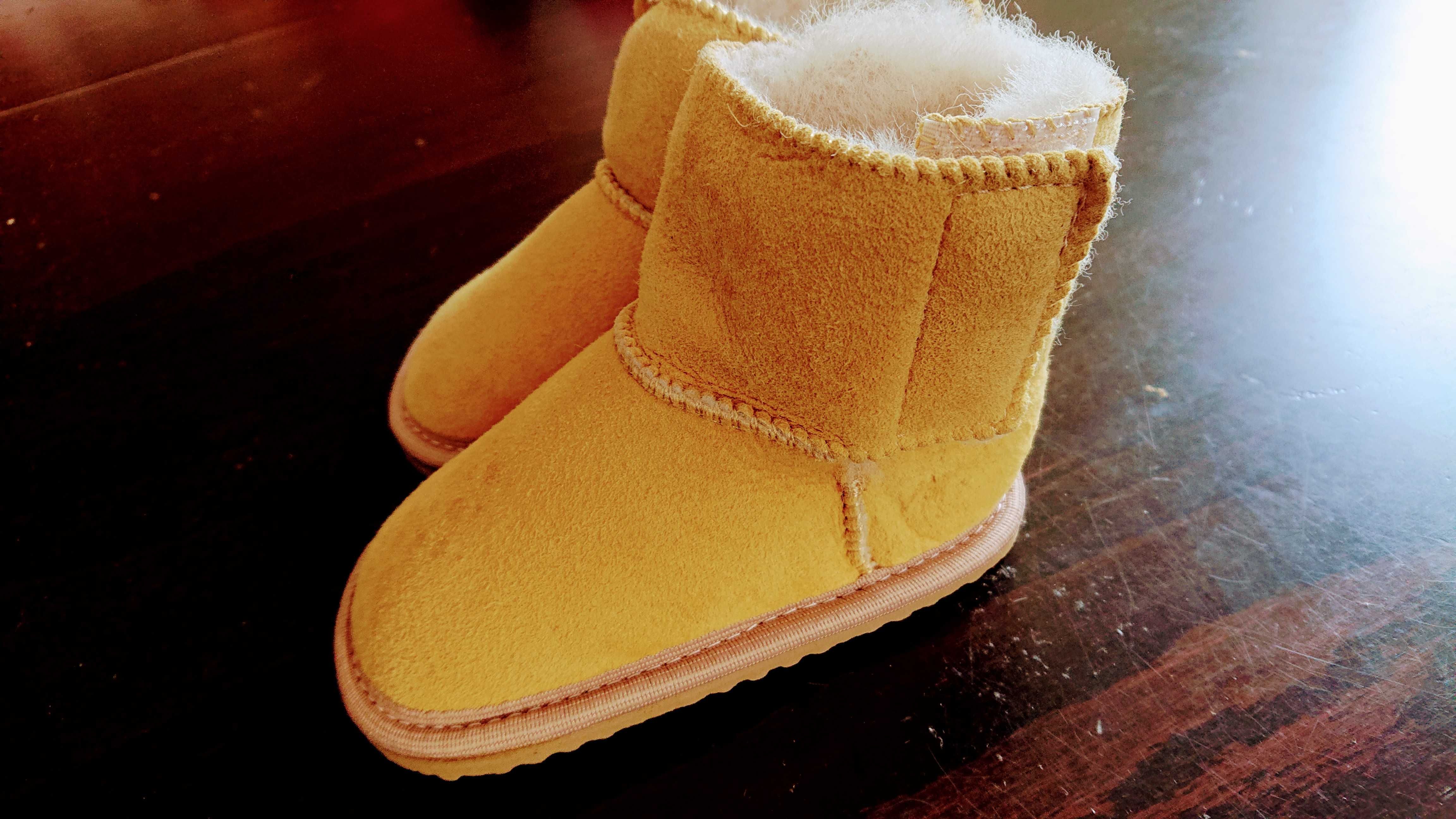 Бебешки обувки овча кожа тип Ugg