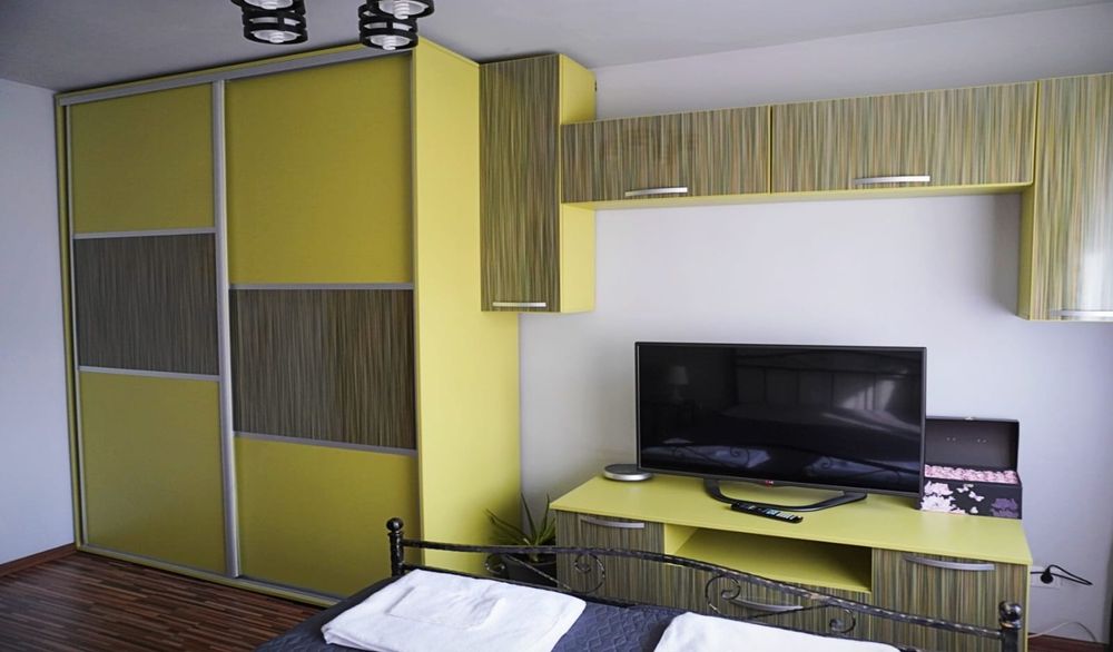 Închiriez apartament 2 camere decomandate zona Manastur pod Calvaria