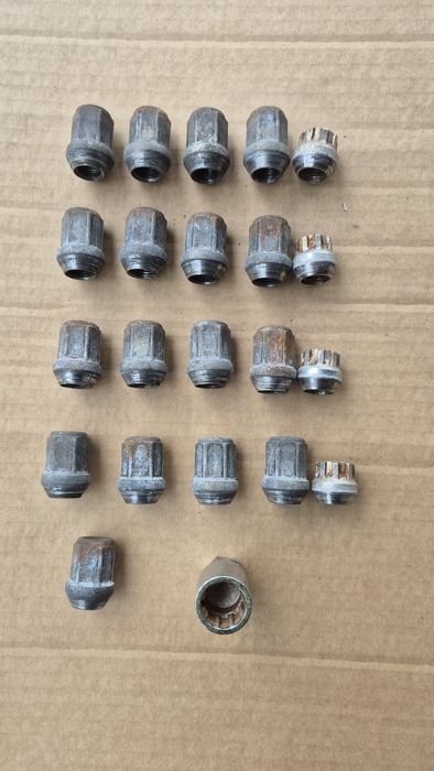 Prezoane piulite roti Land Rover Ford Jaguar cu antifurt M14x1.5