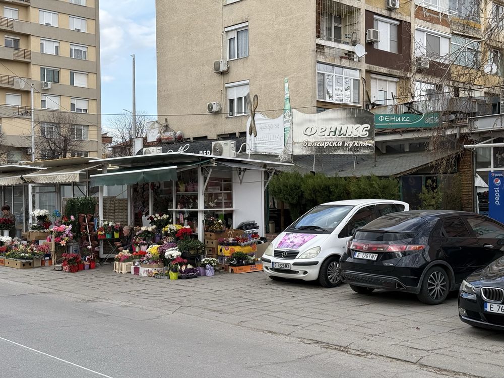 ПРОДАВА СЕ!-Заведение ресторант помещение за бързо хранене близо до
