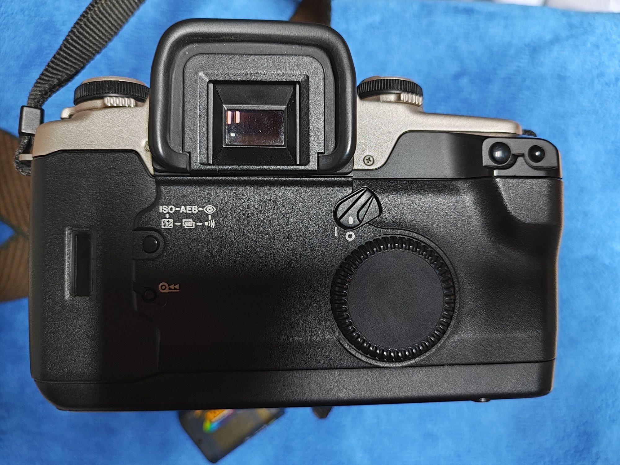 Плёночный Canon EOS 50E