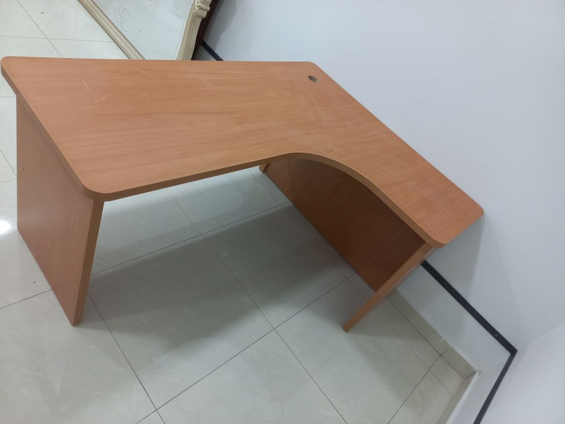 Ofis stoli sotiladi