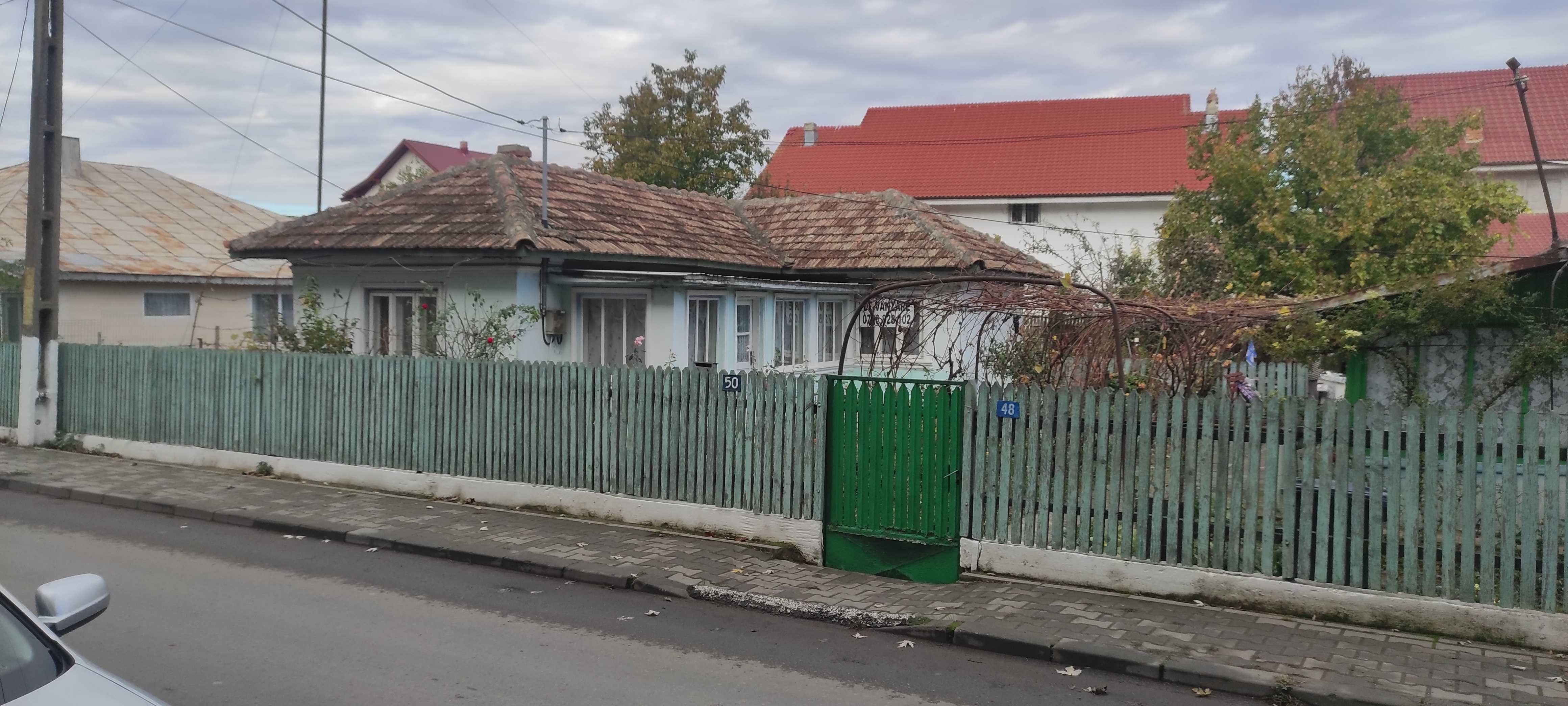 Vând 2 locuri casă 920 mp