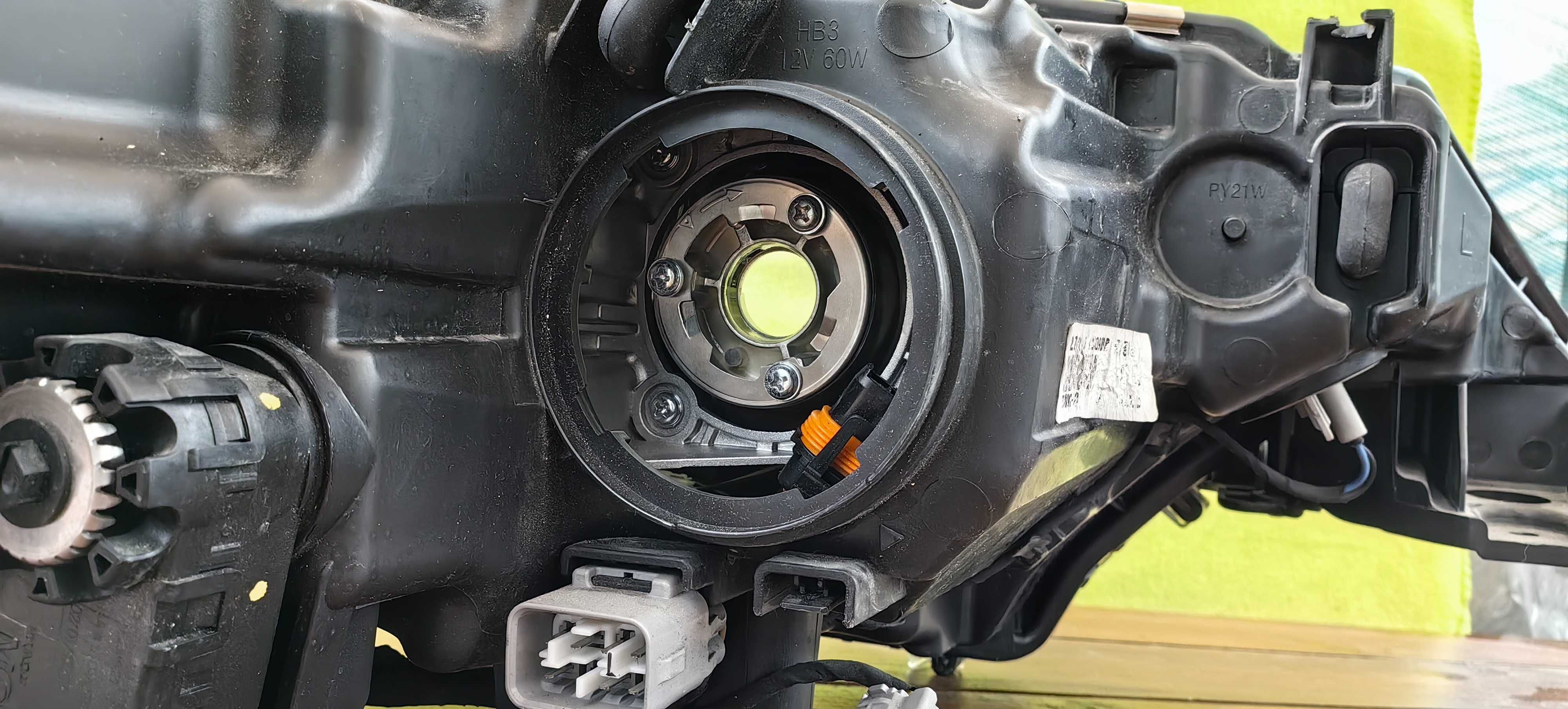 Фар за Mitsubishi Outlander LED III / Митсубиши Аутлендър 3