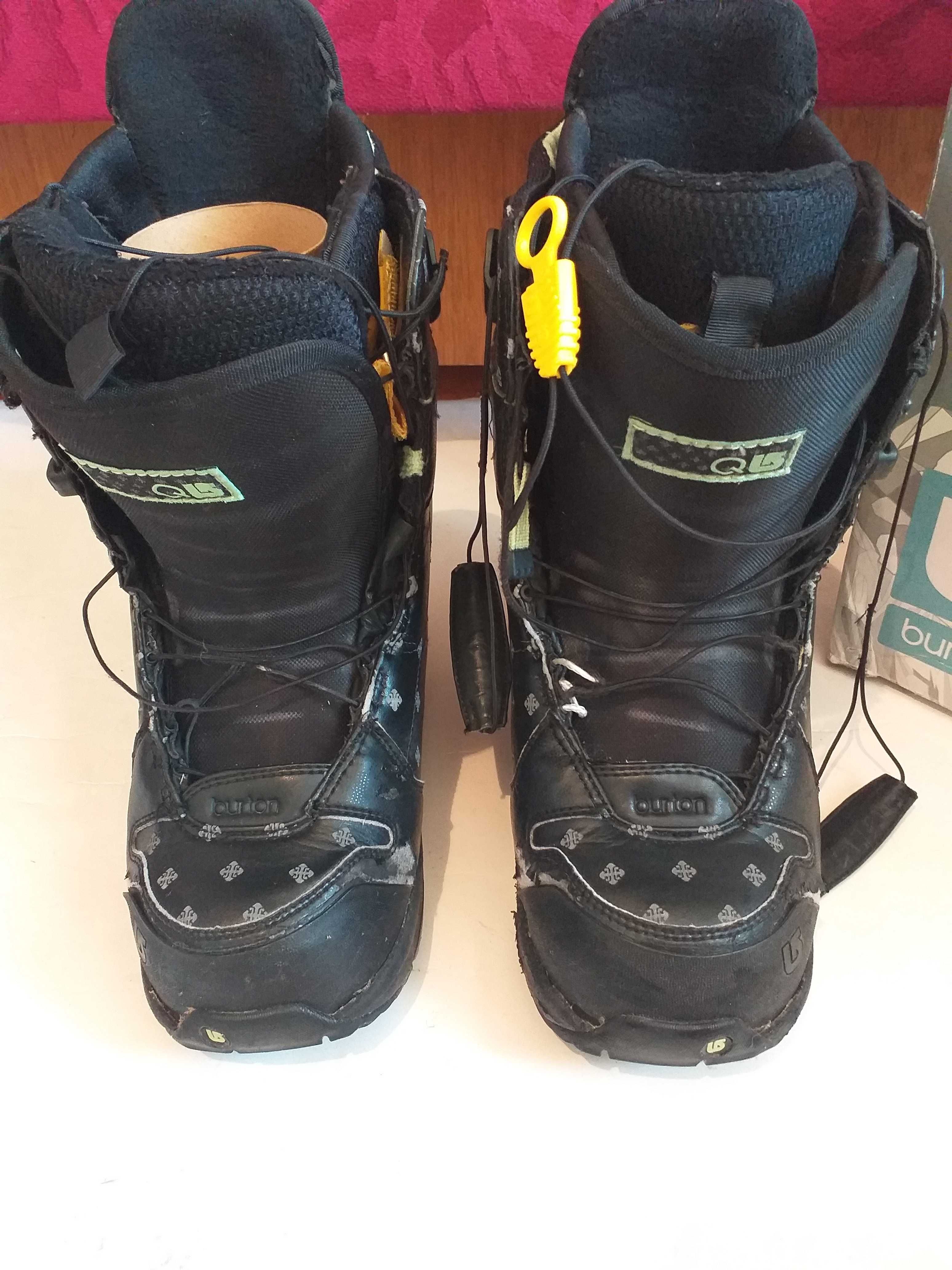 Pereche Boots marca Burton,Număr. 40,cu defecte,urme uzura