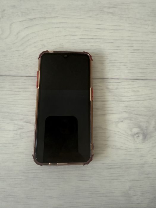 Samsung A01  цвет красный