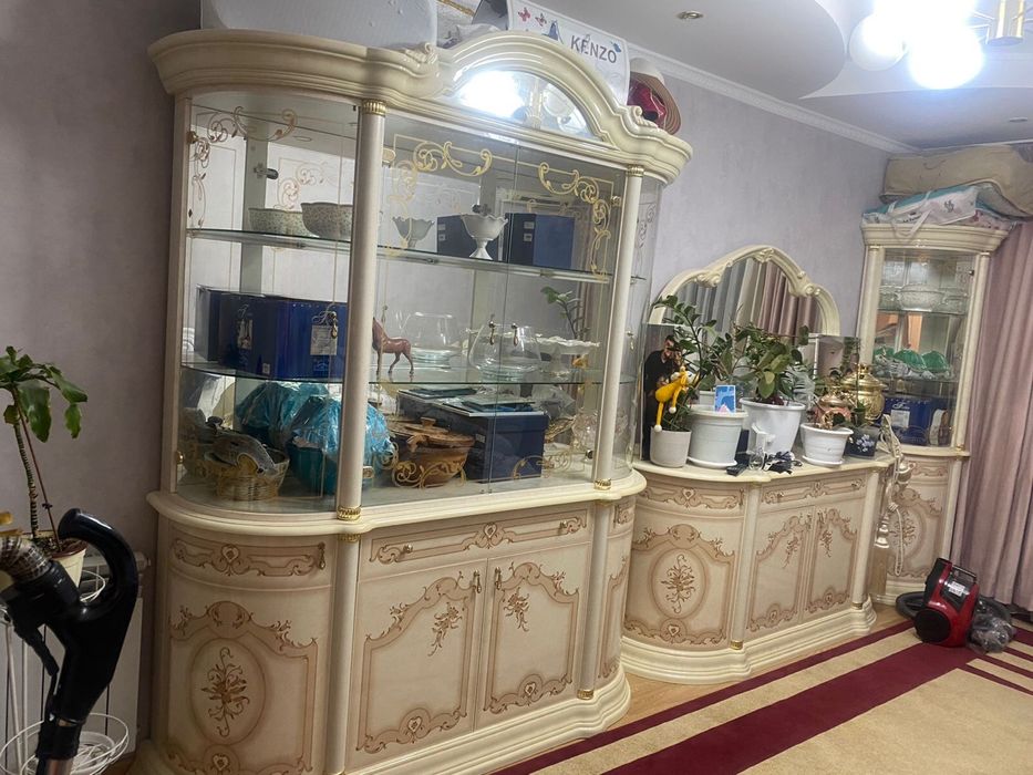 Гостиная мебель в хорошем состоянии