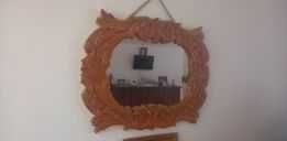 Oglinda cu rama sculptata