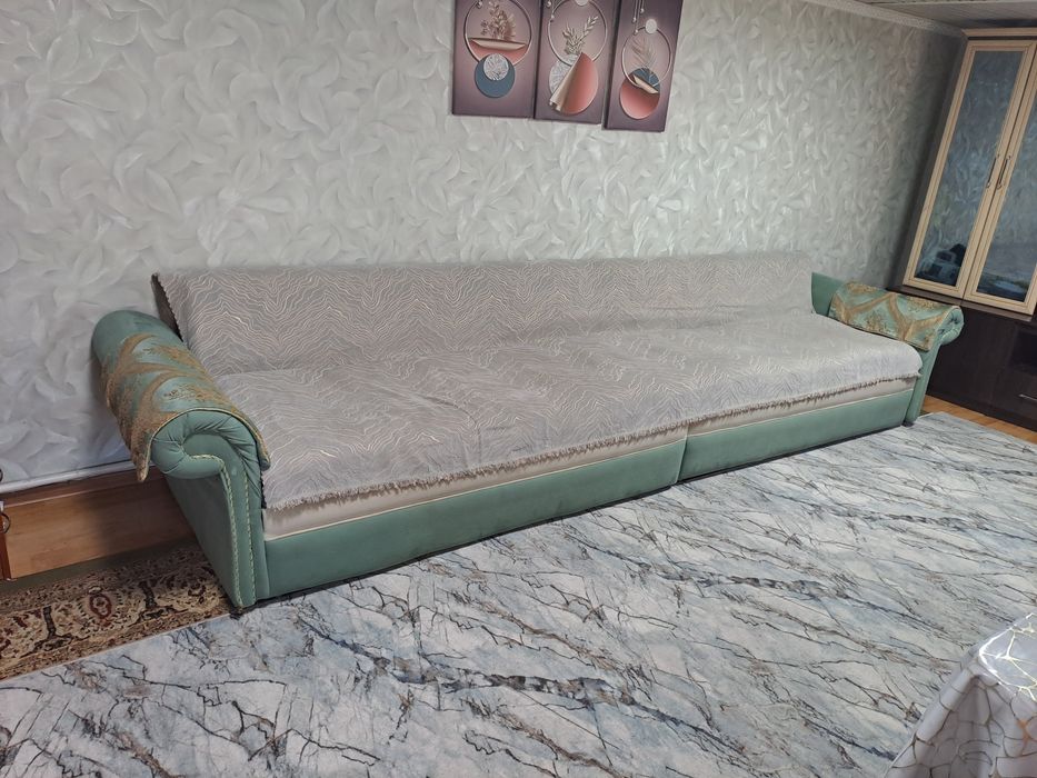 Продается диван в хорошем состоянии