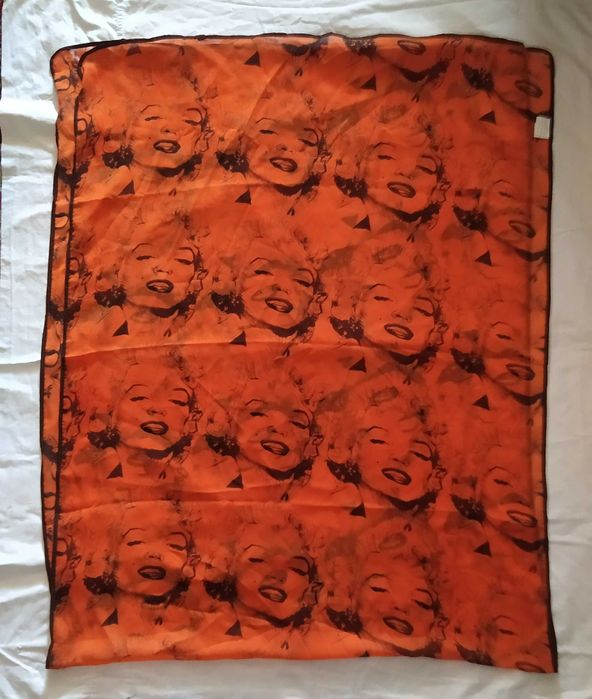 Шал с лика на Мерилин Монро Marilyn Monroe scarf