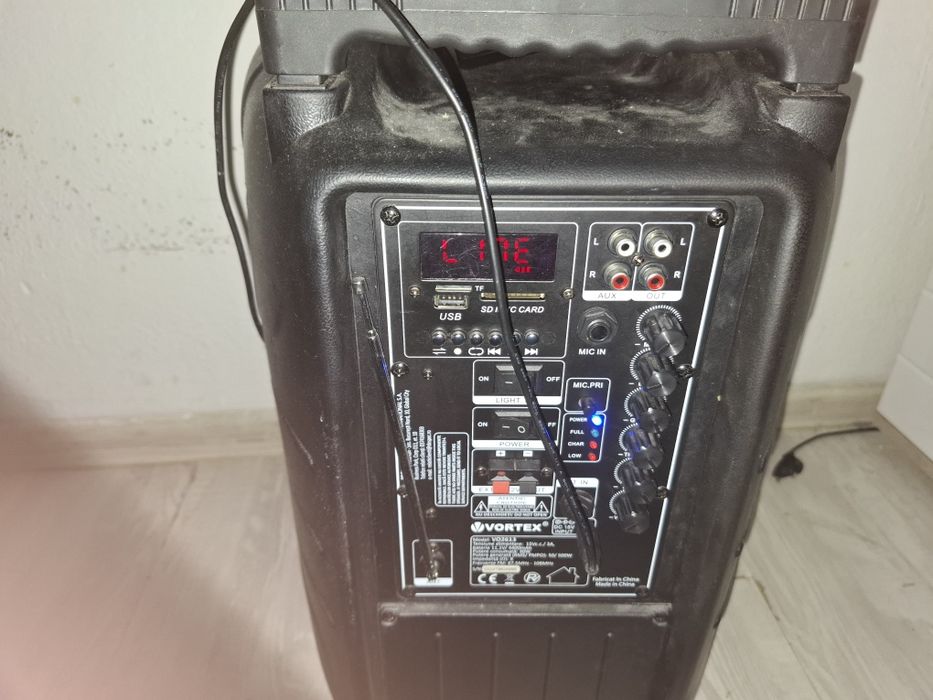 Vnd boxa vortex forte Ee 500w cu leduri și stic și Bluetooth