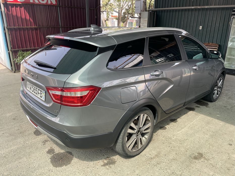 Lada vesta sw cross 1.8  2019
