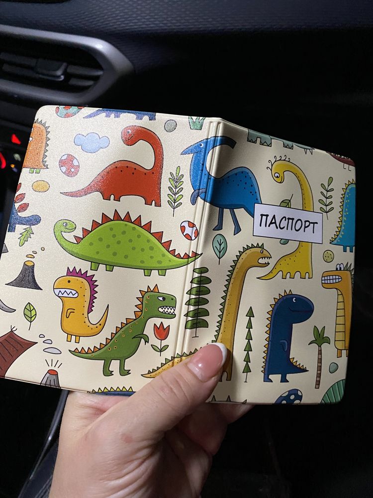 чехол,обложка на паспорт с динозавриками