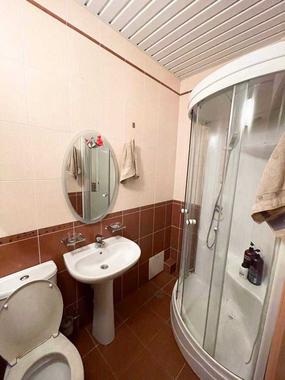 Госпитальный ул.Чехова банковская 4-комн 4/4 265 м² 3 с/у 2 уровня
