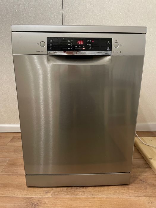 Посудомоечная машина Bosch SMS46II10Q в отличном состоянии 60 см