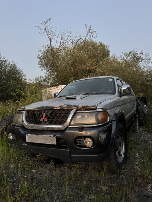 Mitsubishi pajero sport 2.5