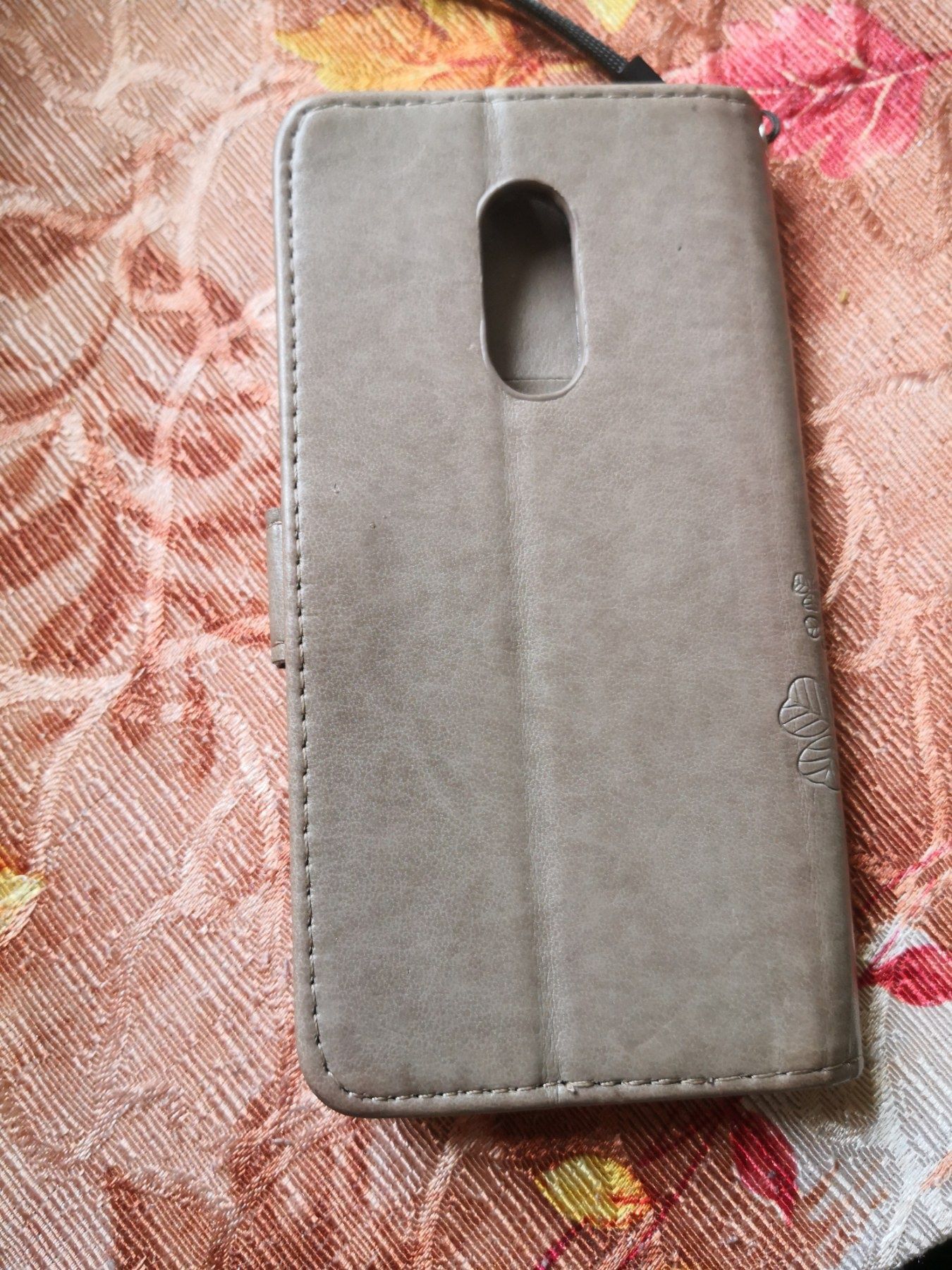 Калъфи и кейсове за Xiaomi