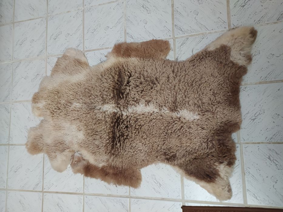 Покривало за холова гарнитура и агнешки кожи