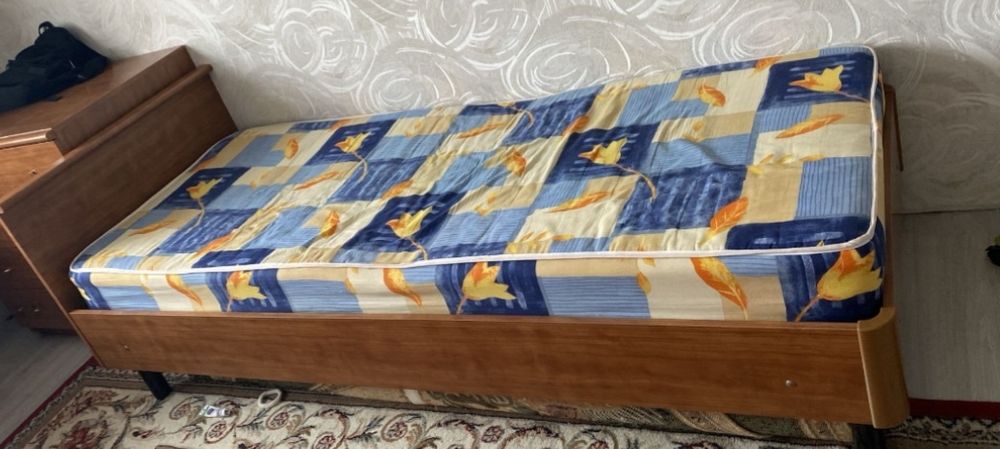 Односпальная кровать 80×200. ШАТУРА в кол-ве 2 шт с матрасом.