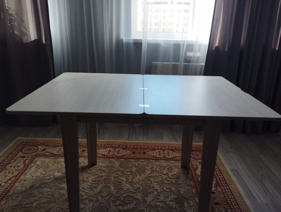 Продам раскладной стол.