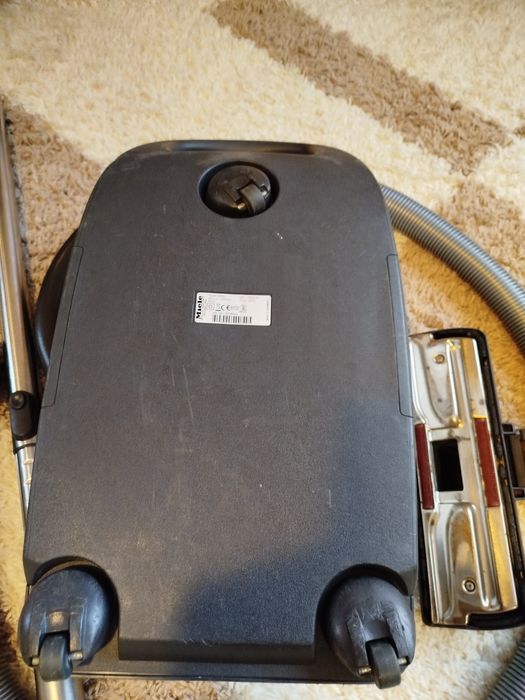 Прахосмукачка Miele s8340