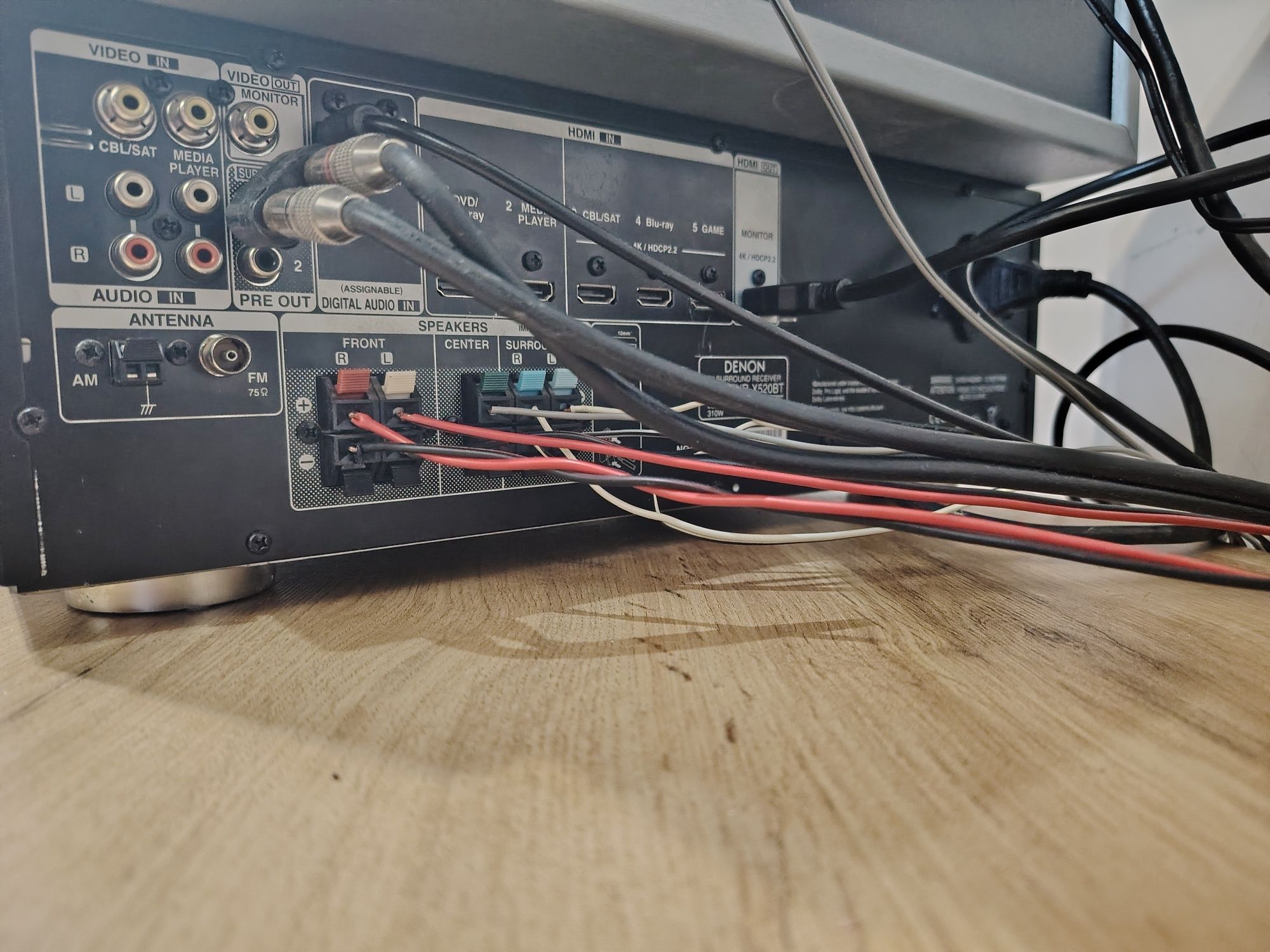Ресивър 5.2 Denon AVR X520BT