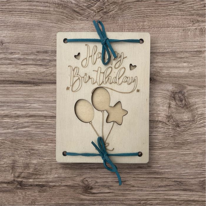 Felicitare din lemn gravată