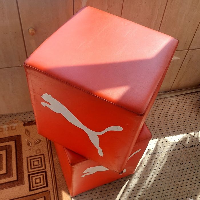 Tabureti PUMA culoare rosie
