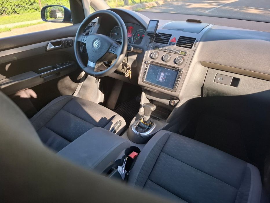 Vând vw touran 2008 dsg
