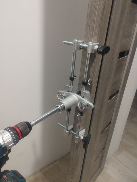 Установка межкомнатных входных дверей