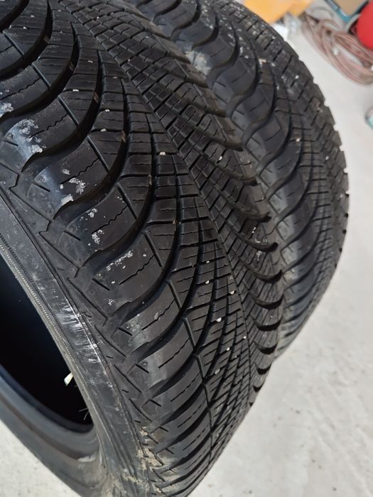 Doua cauciucuri 205 55 R16 Goodyear 4Seasons