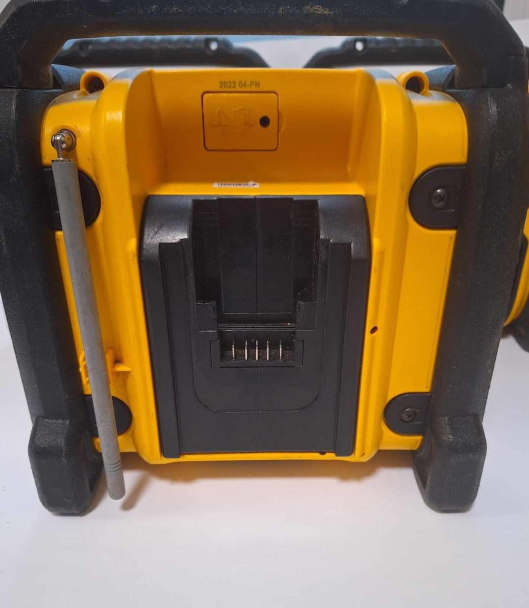 Радио Dewalt DCR021