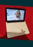 Laptop cu încărcător