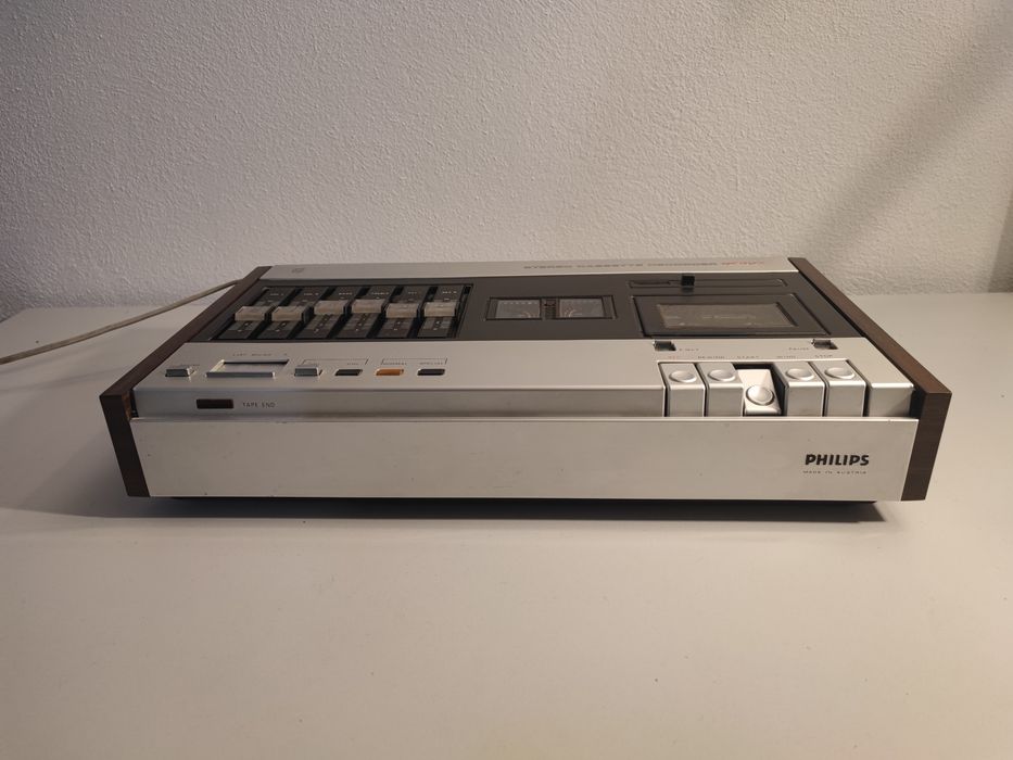 Deck Philips N2407 stereo cassette recorder