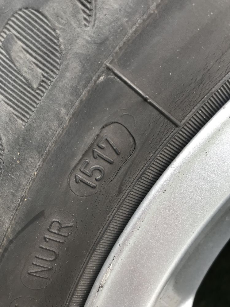 Гуми с Джанти 195/65 15 GoodYear