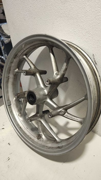 Carene sa roti Bmw K1200s