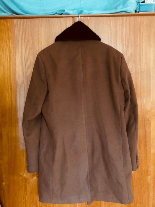 Мъжко палто с яка