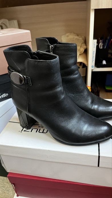 Кожаные сапоги продам