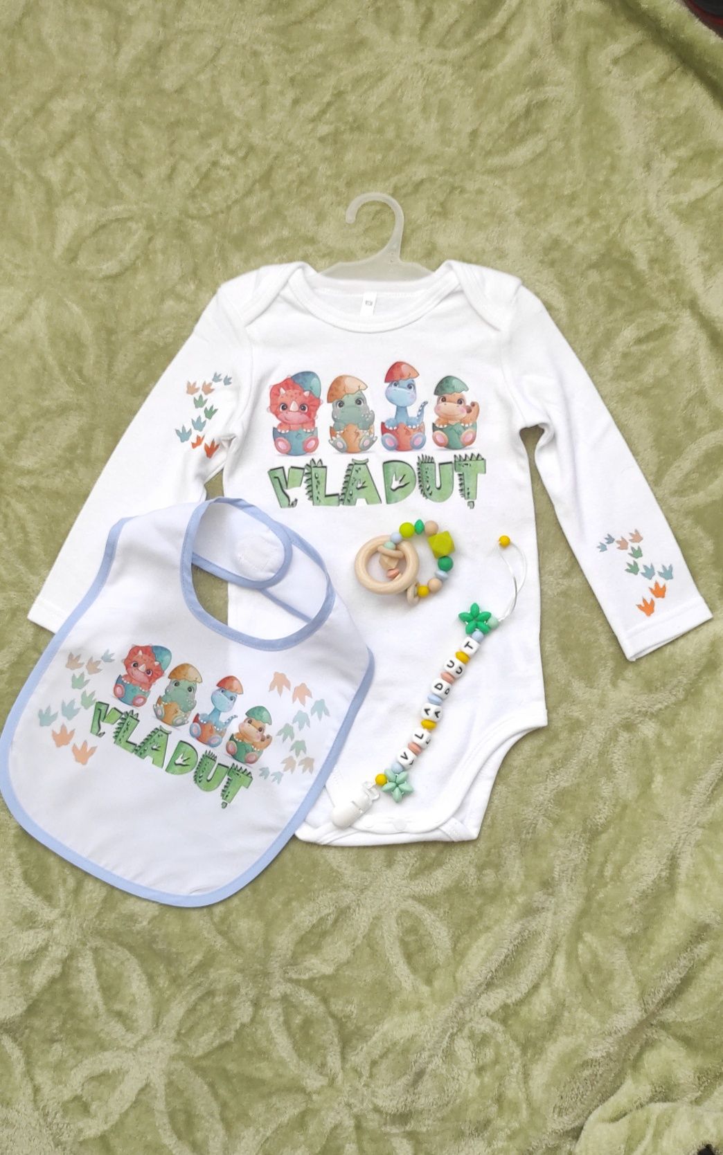 Set body personalizat și bavetă / set bebeluși personalizat/ cadou moț