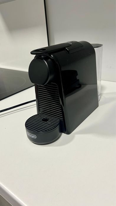 Кофемашина капсульная Nespresso Essenza