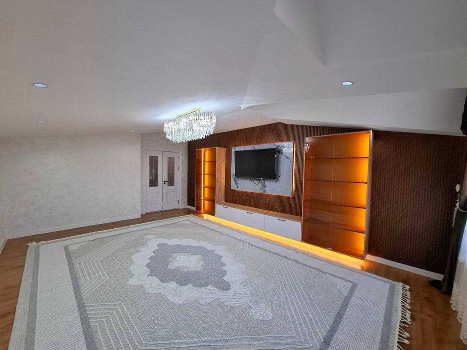 №4297 Продается квартира мансарда 72кв с евро ремонтом 3х ком