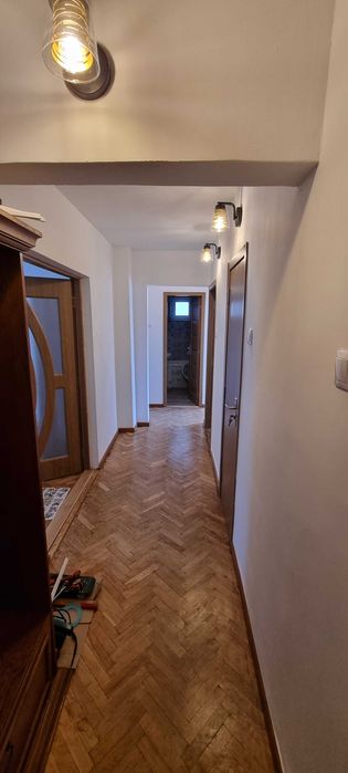 Inchiriez apartament renovat cu 4 camere, cartier Tudor, zona Fortuna