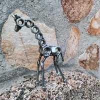 Фигурка на Жираф направен от рециклирани материали