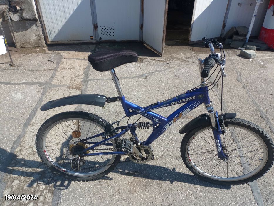 Vând bicicleta uzată