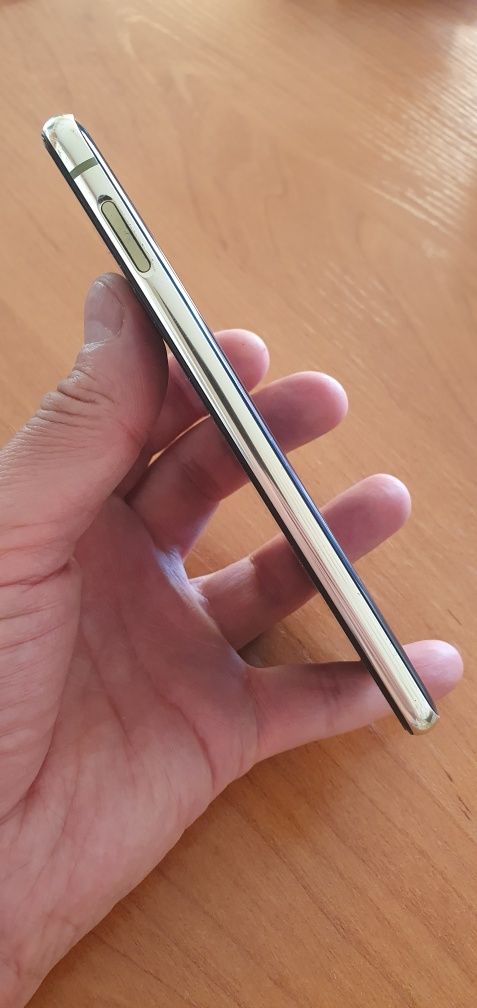 Samsung S10e (Android 11). Корейский.